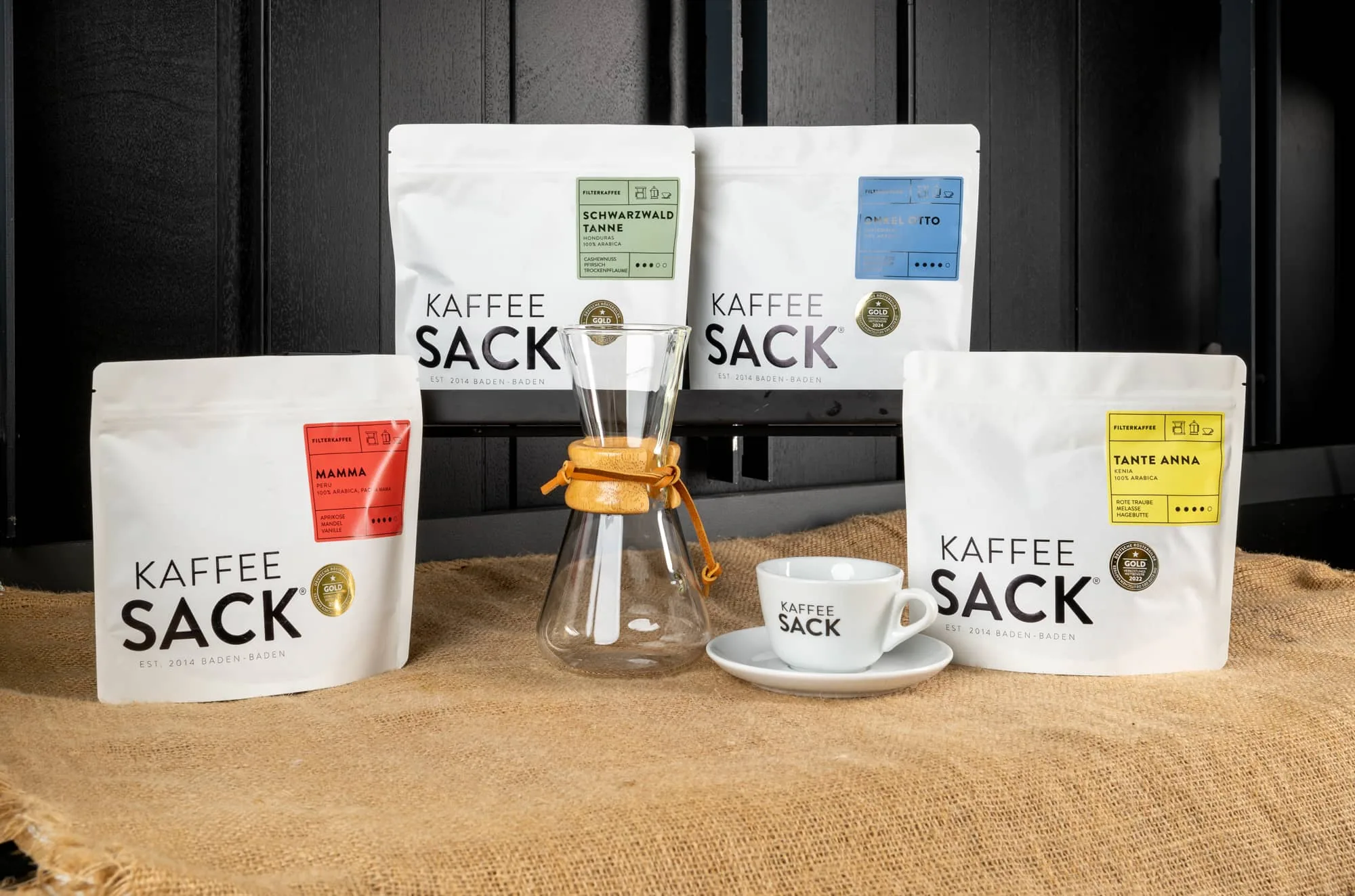 Kaffeesack-Sorten mit Tasse, Produktfoto für den Shop
