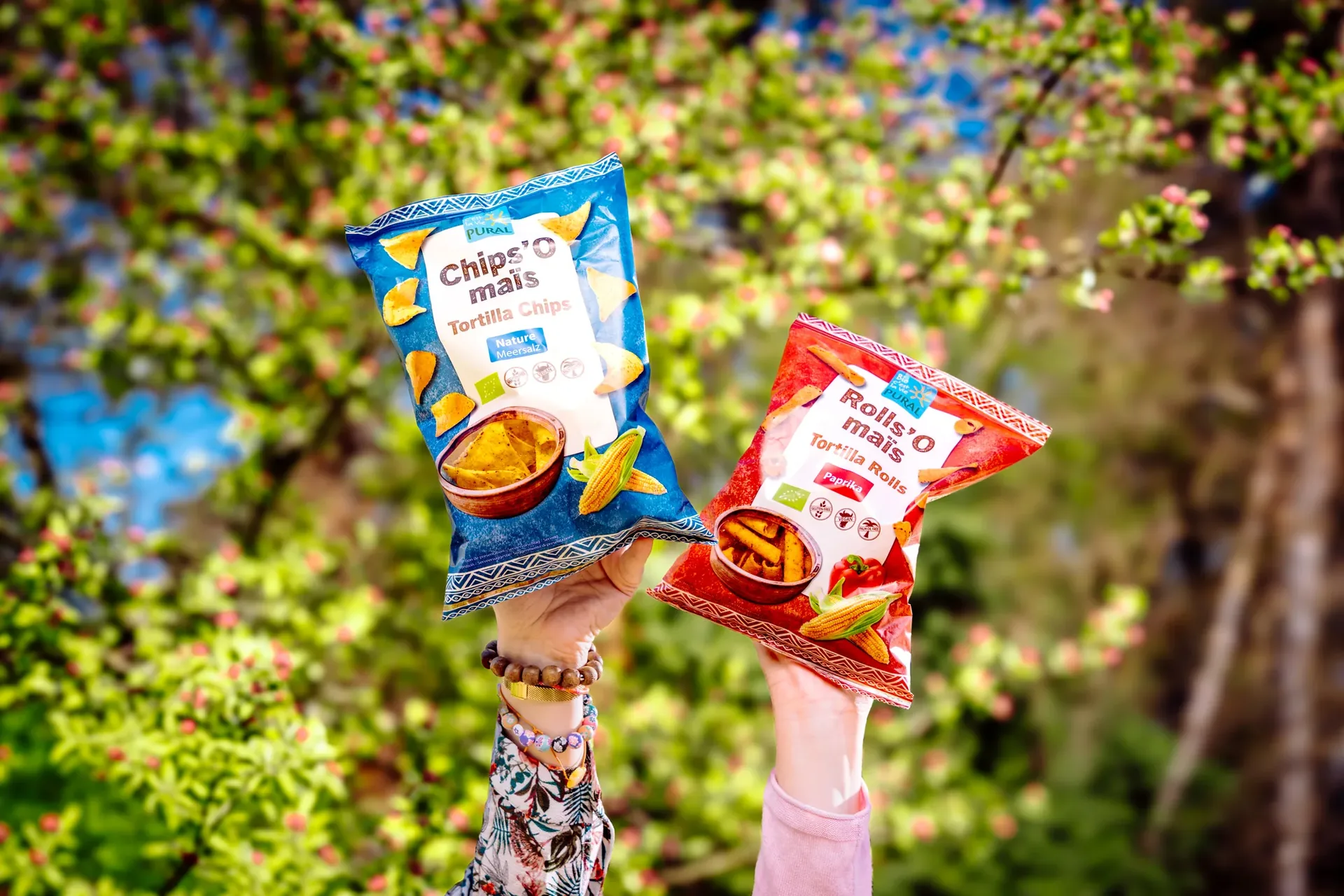 Produktfoto der Pural Mais-Chips aus einem E-Commerce-Shooting