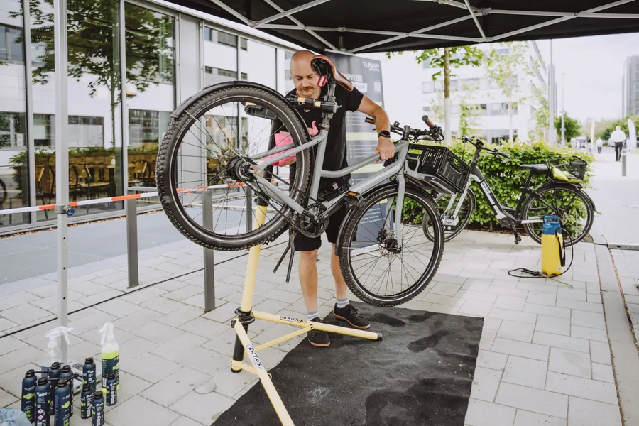 Fahrrad auf dem Montageständer